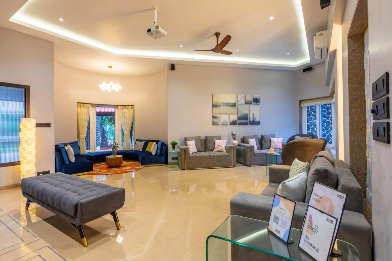 The Grey Medley By Stayvista With Mediterranean Interiors, Swimming Pool, Jacuzzi, Projector & A Lush Lawn With Gazebo Lonavala Ngoại thất bức ảnh