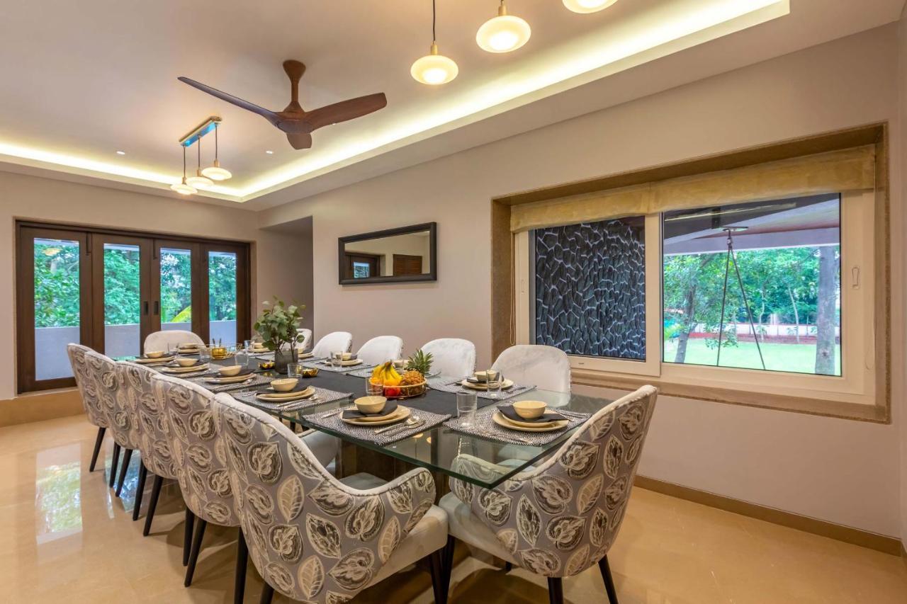 The Grey Medley By Stayvista With Mediterranean Interiors, Swimming Pool, Jacuzzi, Projector & A Lush Lawn With Gazebo Lonavala Ngoại thất bức ảnh