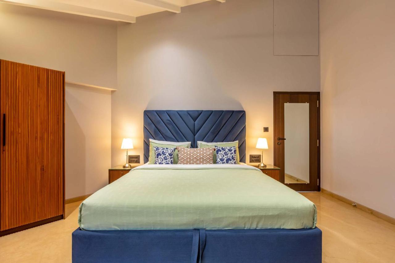 The Grey Medley By Stayvista With Mediterranean Interiors, Swimming Pool, Jacuzzi, Projector & A Lush Lawn With Gazebo Lonavala Ngoại thất bức ảnh