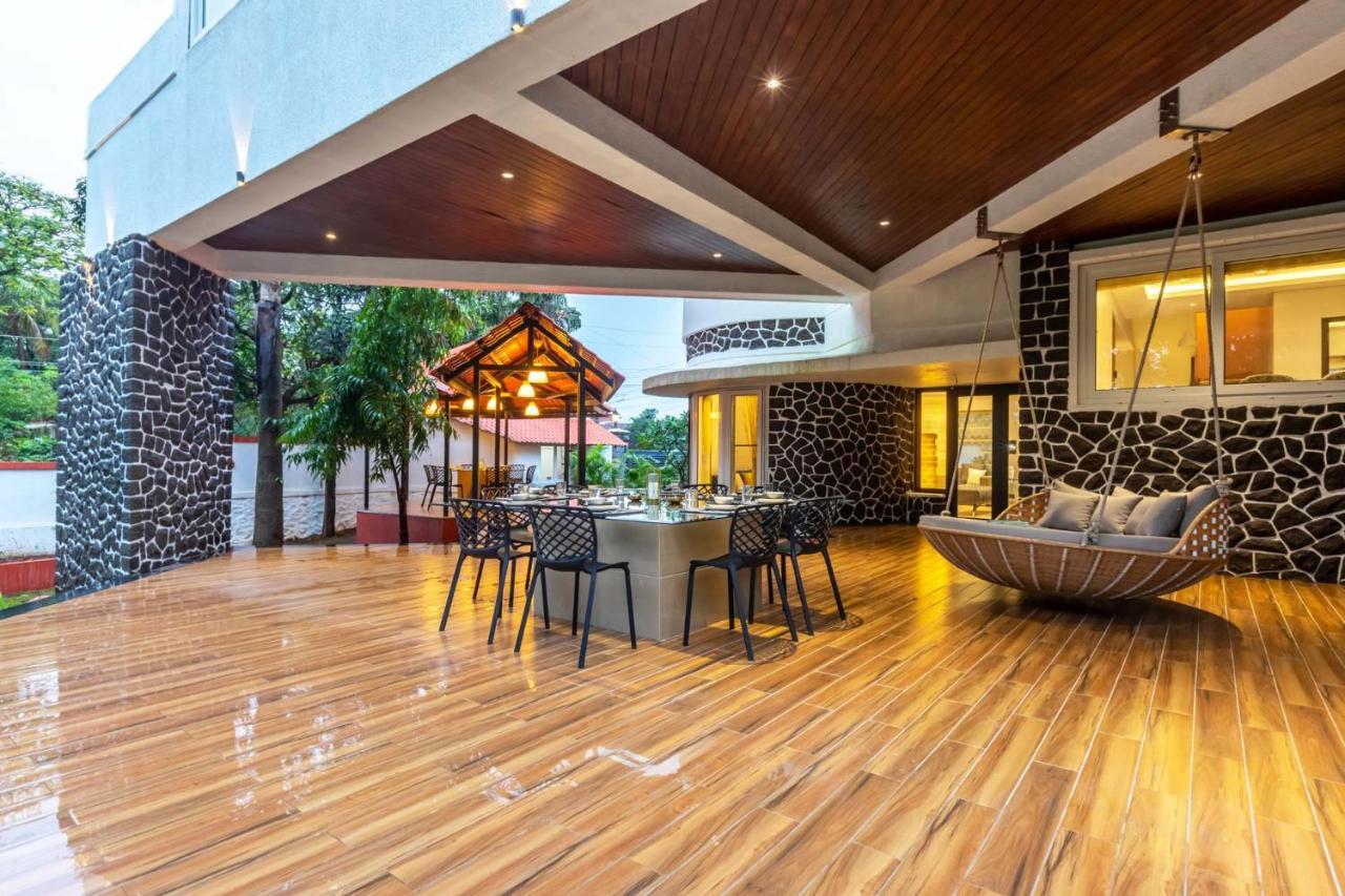 The Grey Medley By Stayvista With Mediterranean Interiors, Swimming Pool, Jacuzzi, Projector & A Lush Lawn With Gazebo Lonavala Ngoại thất bức ảnh