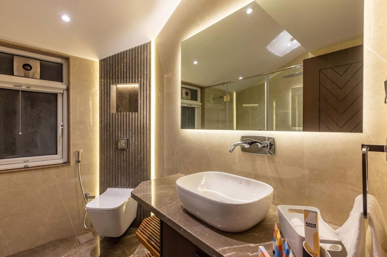 The Grey Medley By Stayvista With Mediterranean Interiors, Swimming Pool, Jacuzzi, Projector & A Lush Lawn With Gazebo Lonavala Ngoại thất bức ảnh
