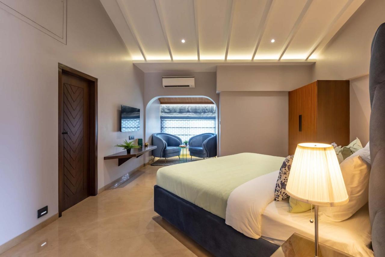 The Grey Medley By Stayvista With Mediterranean Interiors, Swimming Pool, Jacuzzi, Projector & A Lush Lawn With Gazebo Lonavala Ngoại thất bức ảnh